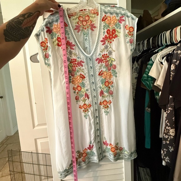 Johnny Was Multicolor Embroidered V-Neck Blouse - Picture 4 of 4